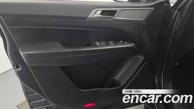KGM Rexton 2018 thumb 2