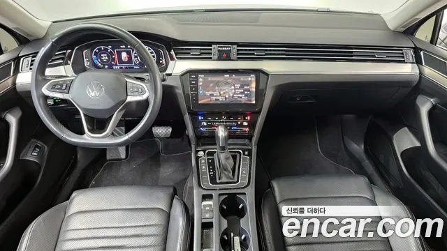 Volkswagen Passat GT 2022 thumb 4
