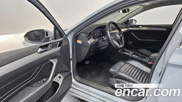 Volkswagen Passat GT 2022 thumb 11