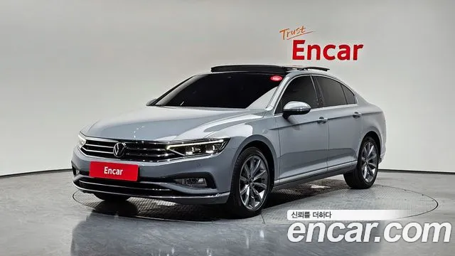 Volkswagen Passat GT 2022 thumb 9