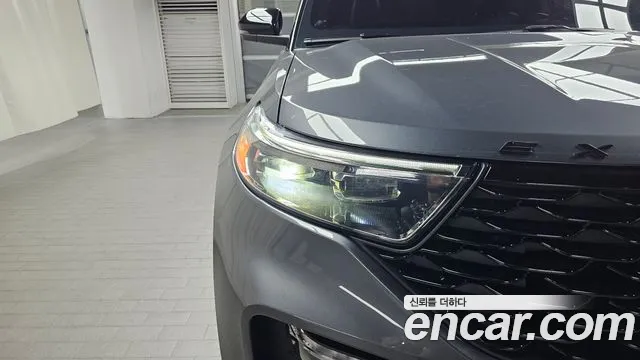 Ford Explorer 2021 thumb 2