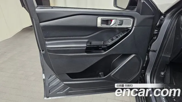 Ford Explorer 2021 thumb 4