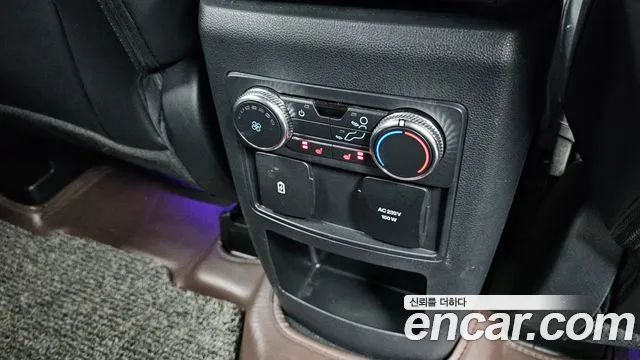 Ford Explorer 2021 thumb 7