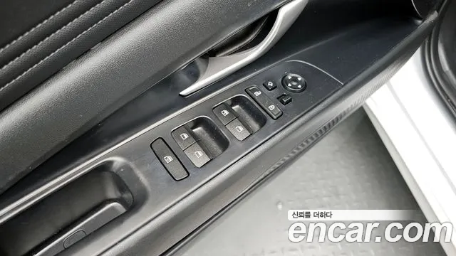 Hyundai Elantra 2023 thumb 5