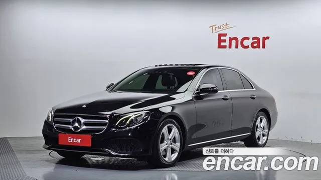 Mercedes-Benz E-Class 2017 thumb 11