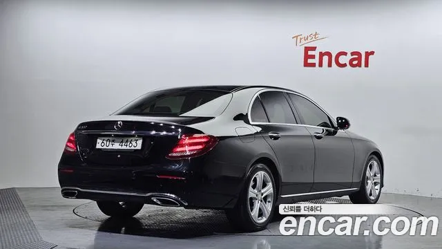 Mercedes-Benz E-Class 2017 thumb 3