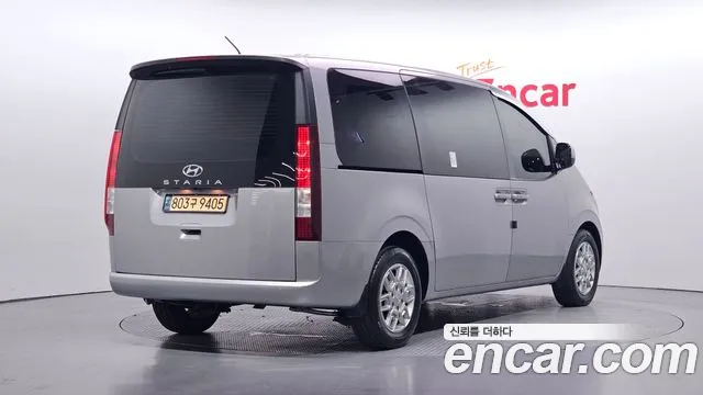 Hyundai Staria 2023 thumb 12