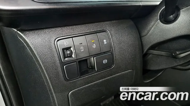 Hyundai Staria 2023 thumb 7