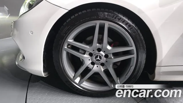 Mercedes-Benz E-Class 2015 thumb 9