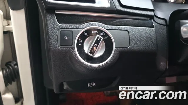 Mercedes-Benz E-Class 2015 thumb 7