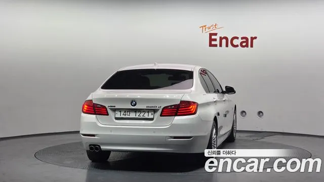 BMW 5 серии 2015 thumb 6