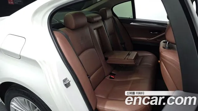 BMW 5 серии 2015 thumb 5