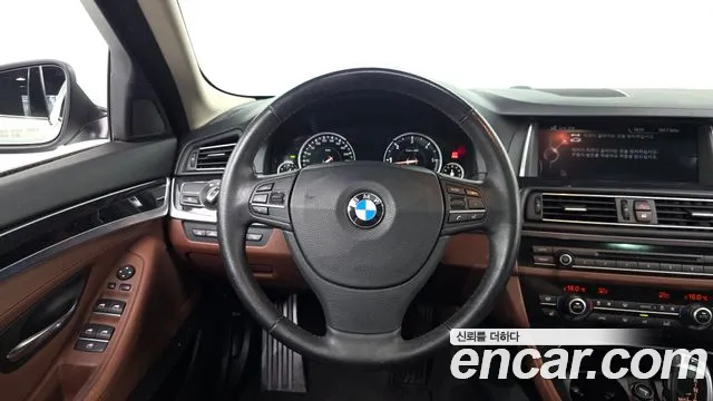 BMW 5 серии 2015 thumb 10