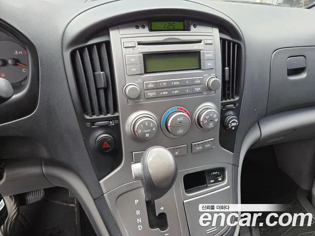 Hyundai Staria 2012 thumb 11