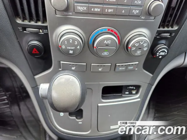 Hyundai Staria 2012 thumb 6