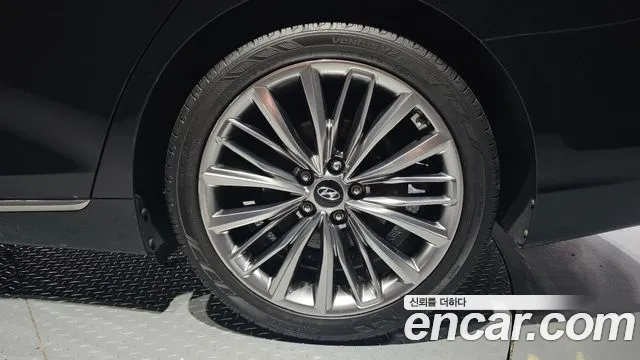 Hyundai Grandeur 2017 thumb 3
