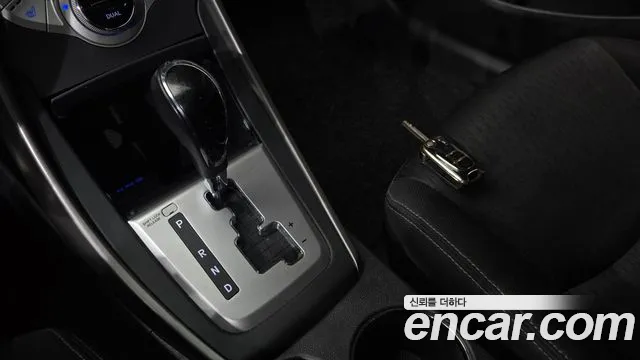 Hyundai Avante 2012 thumb 3