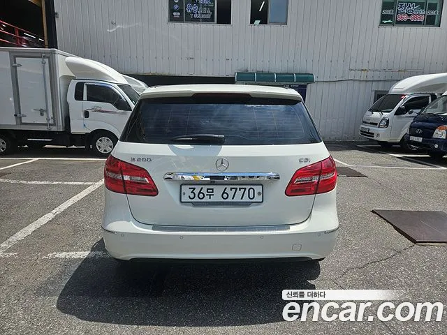 Mercedes-Benz B-Class 2014 thumb 11