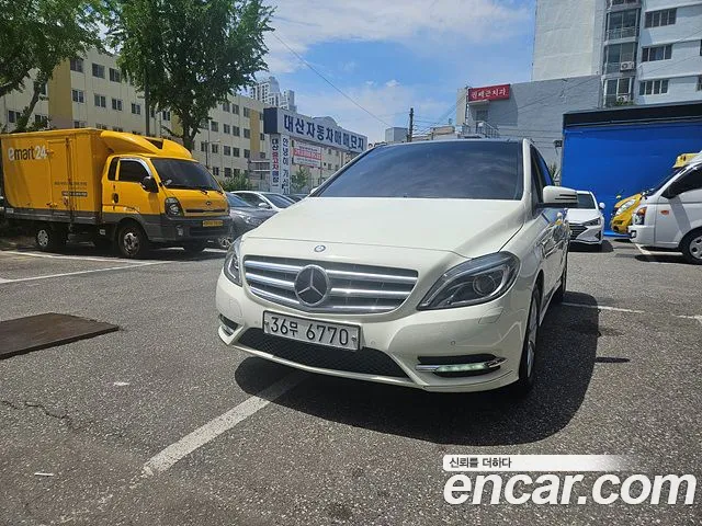 Mercedes-Benz B-Class 2014 thumb 6