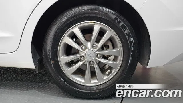 Hyundai Elantra 2018 thumb 9
