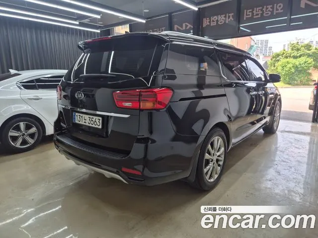 Kia Carnival 2019 thumb 11