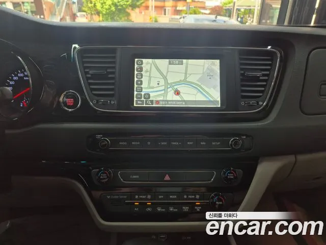 Kia Carnival 2019 thumb 12