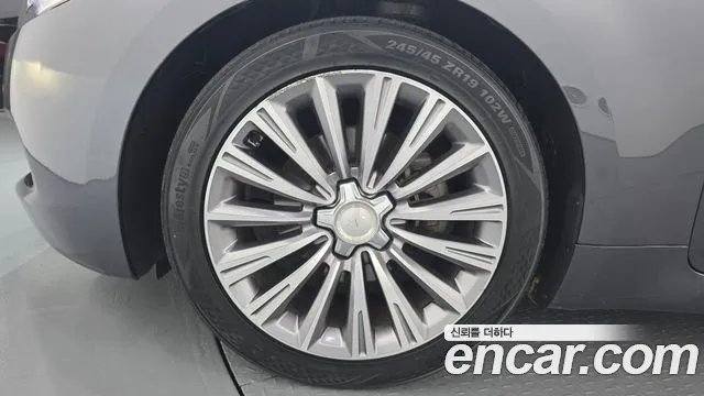 Kia K9 2017 thumb 9