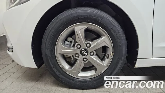 Hyundai Avante 2016 thumb 5