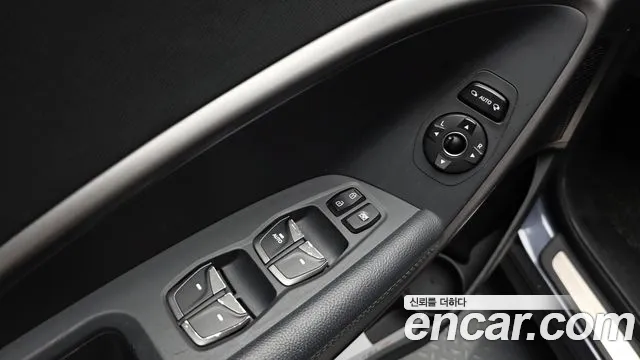 Hyundai Santafe 2015 thumb 10
