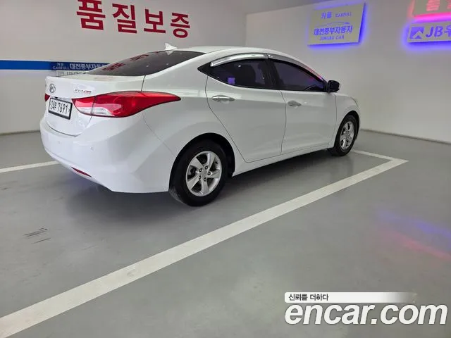Hyundai Avante 2011 thumb 10