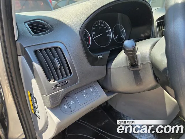 Hyundai Staria 2018 thumb 10