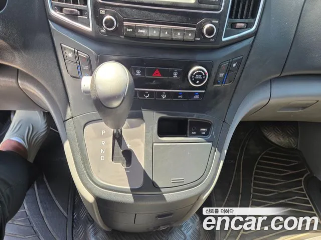 Hyundai Staria 2018 thumb 4