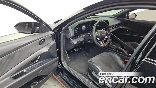 Hyundai Elantra 2022 thumb 2