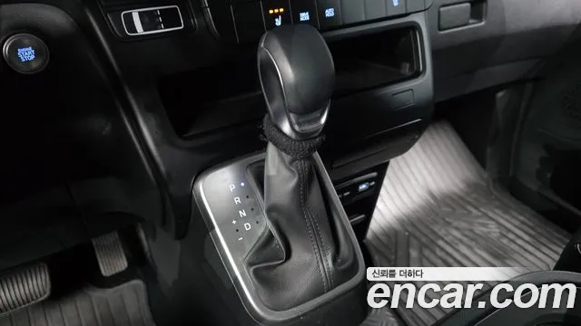 Hyundai Staria 2022 thumb 9