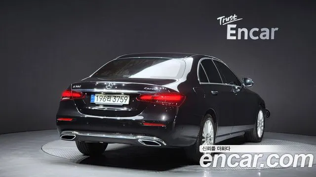 Mercedes-Benz E-Class 2021 thumb 8