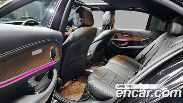 Mercedes-Benz E-Class 2021 thumb 5