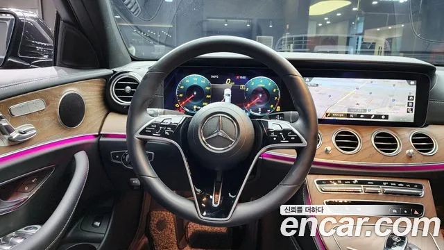 Mercedes-Benz E-Class 2021 thumb 12