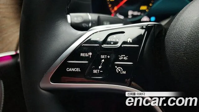 Mercedes-Benz E-Class 2021 thumb 3