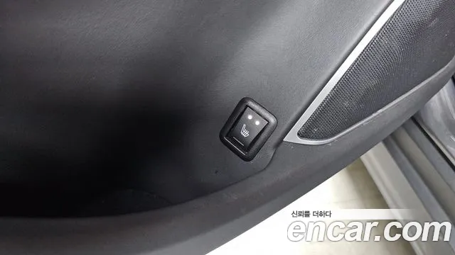 Maserati Levante 2018 thumb 7