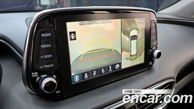 Hyundai Santa Fe 2018 thumb 4