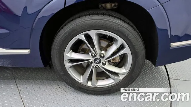 Hyundai Santa Fe 2018 thumb 10