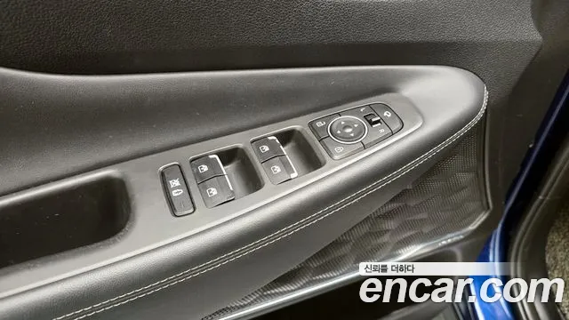 Hyundai Santa Fe 2018 thumb 2