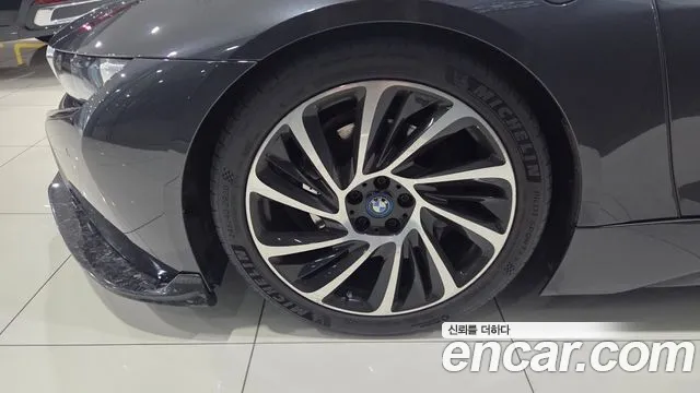BMW i8 2016 thumb 6