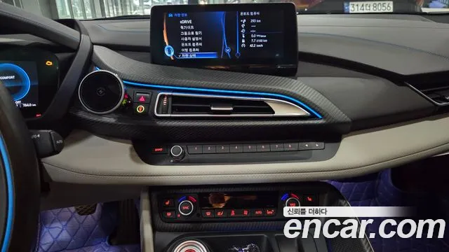 BMW i8 2016 thumb 8