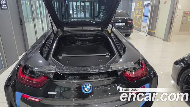 BMW i8 2016 thumb 2