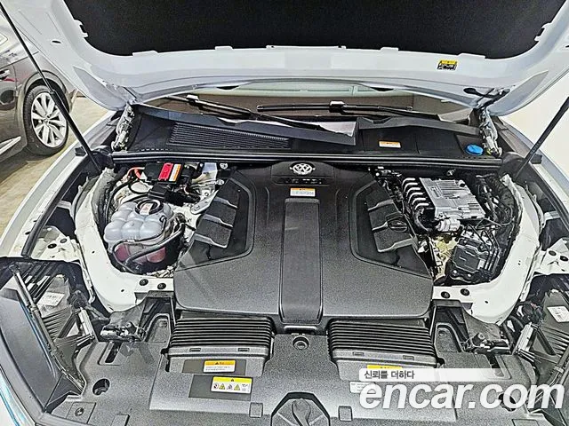 Volkswagen Touareg 2024 thumb 2
