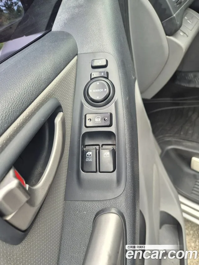 Hyundai Staria 2013 thumb 12