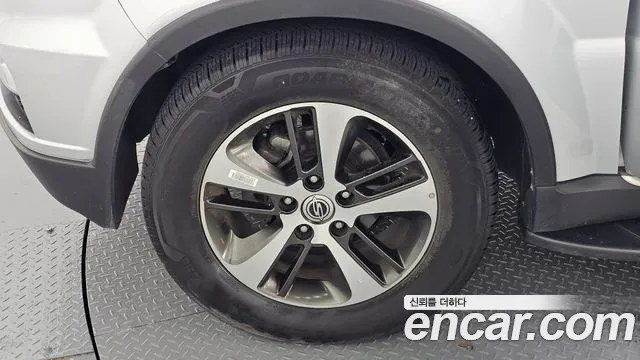 KGM Rexton 2016 thumb 6