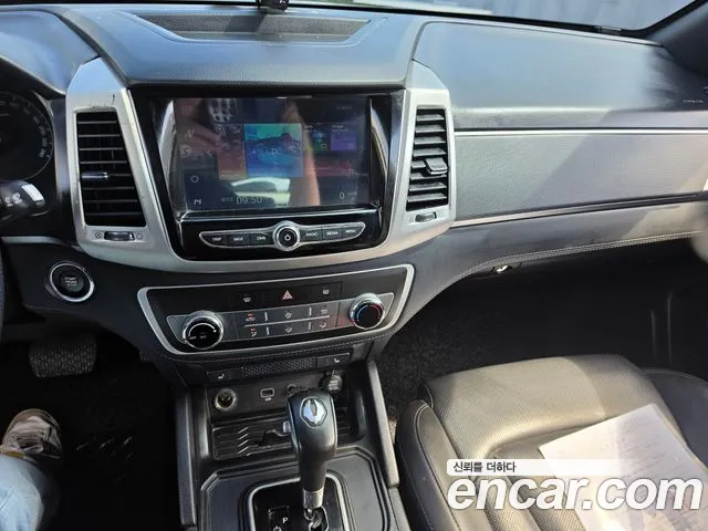 KGM Rexton 2019 thumb 11