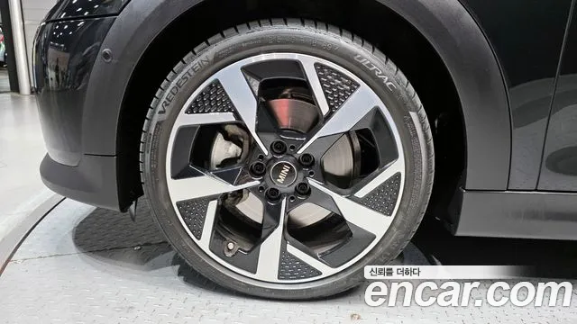 Mini Cooper Convertible 2025 thumb 4